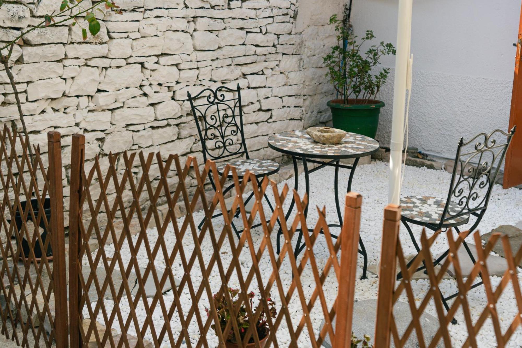 מלון Gjirokastër Petrichor מראה חיצוני תמונה